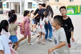 “天涯海角心连心”大学生支教团助力留守儿童成长筑梦图片