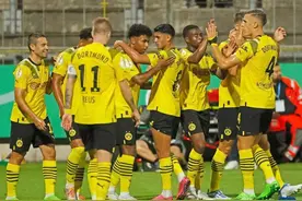 足坛黑科技！半自动越位判定技术现身欧冠，足球科技感越来越高图片