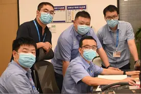 秋天，奋斗正当时图片