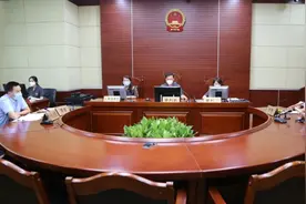 6岁女童被金毛扑伤，监控拍下这些画面图片