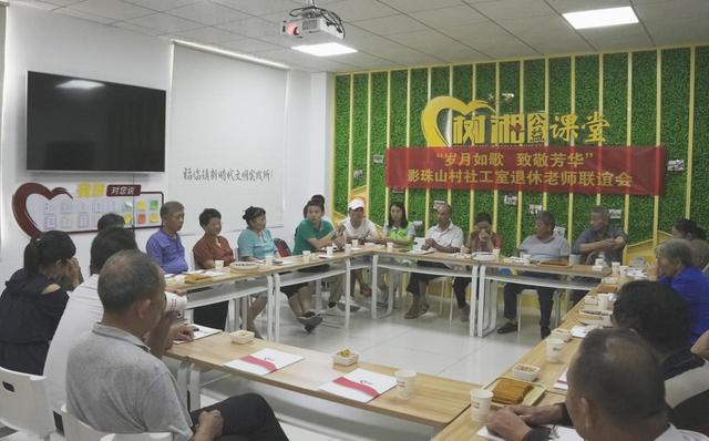 С����գ������������ƣ���ʻ��˫��