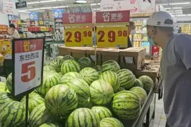 西瓜瓜瓤出现白色？专家：正常现象图片