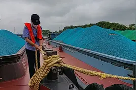 检查码头、整改隐患……上海奉贤公安全力做好防汛抗台工作图片