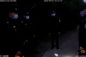 4岁女童误入森林，民警争分夺秒将其寻回图片