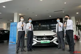 成都大部分汽车经销商今起恢复正常营业图片