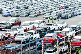 私家车年检周期延长，​办好这件“关键小事”| 新京报快评图片