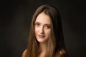 莉雅：乌兹别克斯坦首都金融中心项目正由上海企业建设，希望能像陆家嘴一样具有国际影响力视频封面