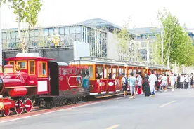 两所高校开学季 万名新生聚嘉鱼 小县城崛起大学城图片