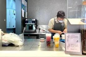 从十万一台的咖啡机到重金投资咖啡品牌，新茶饮咖啡大战背后的高毛利诱惑图片