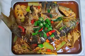 色香味俱全的烤鱼，是打工人周末的快乐图片