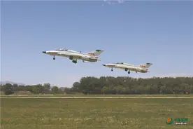 喜迎党的二十大特刊丨思想之光照亮青春航线图片