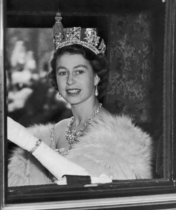 ���������ǻ����ı�Ϊ�����С�ڣ�ϸ��Ӣ���ҳ�Ա�Ĵ�������