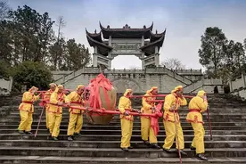 四爷与抬工号子图片