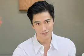 新加坡型男大叔在日本爆火！120万粉丝催更！日媒直呼奇迹的56岁图片