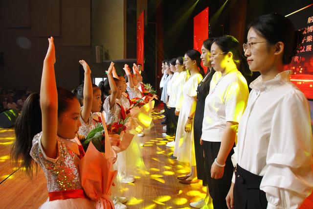 �����֣�������ף��38����ʦ�ڰ佱����