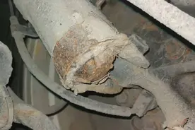 在雷克萨斯4S店买到二手“重大事故车”？车主质疑欺诈销售图片