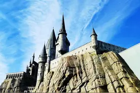 北京环球影城一周年：迎客1380万人次，排队两小时不再图片