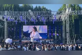 中国留学生在韩校庆比赛唱中文歌，同学：前奏一响起鸡皮疙瘩，周围韩国人也很震惊视频封面