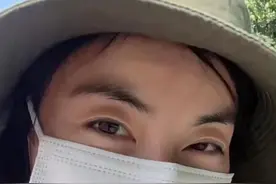 郭晶晶分享户外爬山视频 素颜出镜活力满满图片