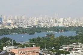 全景大明湖尽收眼底图片