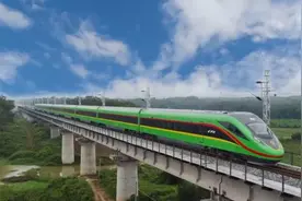 中老铁路：高效便捷的国际物流“黄金通道”视频封面