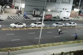 危险！“鬼火少年”深圳公路“翘头”炫技，看完视频惊出一身冷汗图片