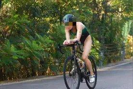 铁三比赛服合规，还是卖弄性感？中铁联合会禁止裸露躯干图片