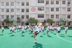 街舞走进上海小学校园，让孩子们有多元化的兴趣选择图片