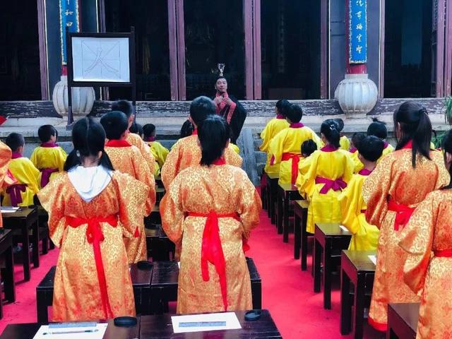 ӭ���� ����Ϫح��Ϫ�Ƴ�������û��ϲӭ��ʮһ�ƽ��ܡ�