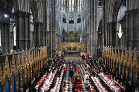 克莱尔·罗登︱文艺作品中的伊丽莎白二世图片