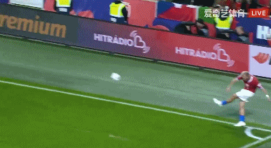 葡萄牙队客场4比0大胜捷克队，“C罗没能进球？足球就是如此”图片