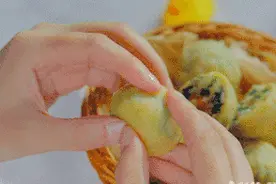 皮薄馅大！周末啦蒸个好吃的菜团子，加上蘸料有滋有味图片