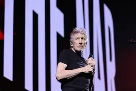 英摇滚歌手“水爷”发文否认取消在波兰演出，指责波议员的抵制行为图片