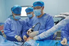 【医疗动态】甘肃省中医院关节骨二科成功完成院内首例陈旧性肩锁关节脱位关节镜下自体肌腱喙锁肩锁韧带重建术图片