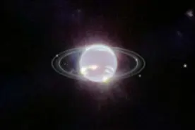 惊人的美！韦伯望远镜拍到史上最清晰海王星光环图片