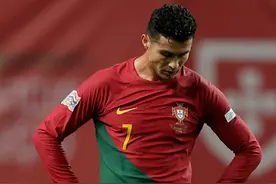 葡萄牙被西班牙绝杀，C罗怒摔队长袖标图片