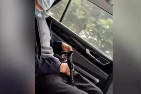 孙女记录爷爷给零花钱瞬间：每次回家都给，不拿他会生气视频封面