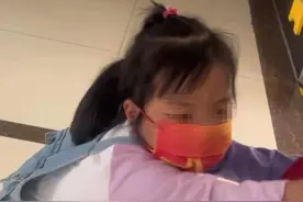 破防了！4岁女孩医院哭求去看爸爸，妈妈：她不知道爸爸去世了图片