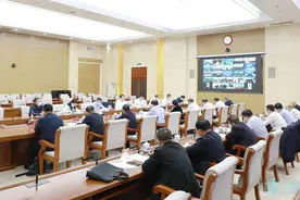 坚定信心慎终如始再接再厉 坚决迅速彻底打赢疫情歼灭战图片