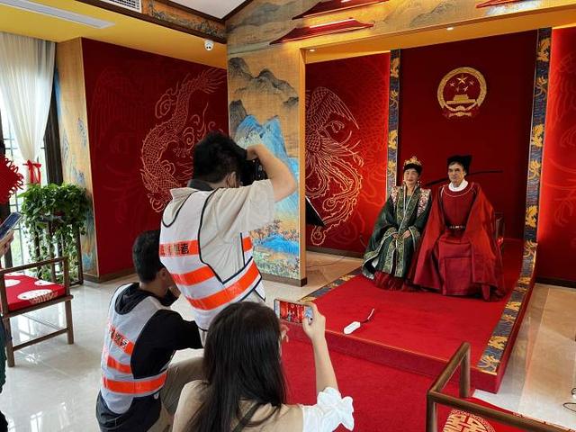 Ը��һ���ģ��Ҹ������ף������ϳ��ⳡ������Ӱ����ò������޲�ͣ