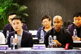 北控男篮新赛季瞄准季后赛 马布里要为这座伟大城市而战图片