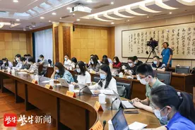 《江苏省养老服务条例》12月实施，父母60岁后住院，独生子女可享每年5天带薪护理假图片
