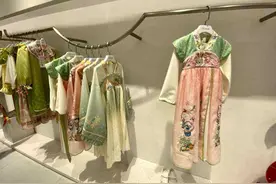 杭城商业综合体新趋势：儿童汉服与商场“双向奔赴”图片