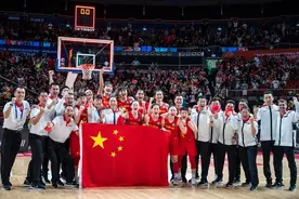 明日14时，中国女篮世界杯决赛迎战美国队图片