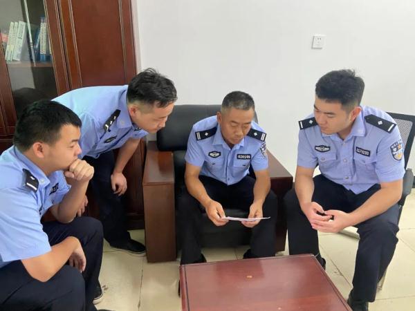 一封信让四位民警眼眶湿润 背后故事这么感人……