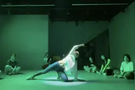 我在30岁爱上了跳街舞，它让我学会了拿起和放下图片