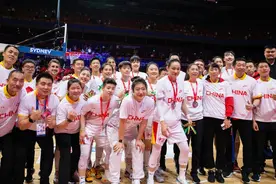 女篮世界杯：中国队获亚军追平历史最好成绩图片