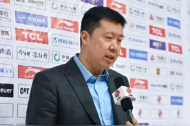 媒体人：八一男篮解散后 王治郅拒绝了多家CBA俱乐部的执教邀请图片