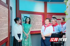 擦亮楚怡名片 留住湖南记忆——湖南省委党史研究院院长胡振荣一行来楚怡学校调研图片