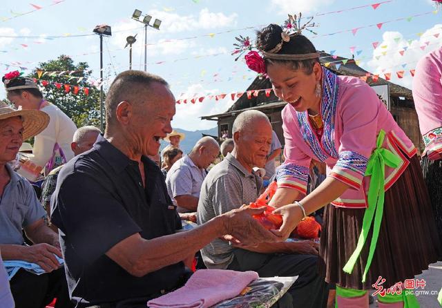 ��ʻӭ����